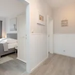 Haus Strandgefluester Leuchtturm * Grömitz