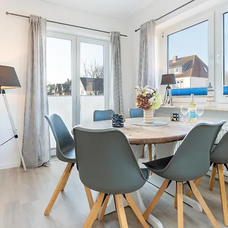 Haus Strandgeflüster Leuchtturm Apartment Grömitz