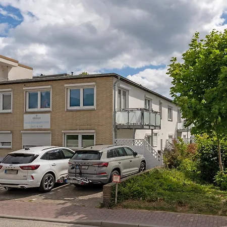 Haus Strandgefluester Leuchtturm * Grömitz
